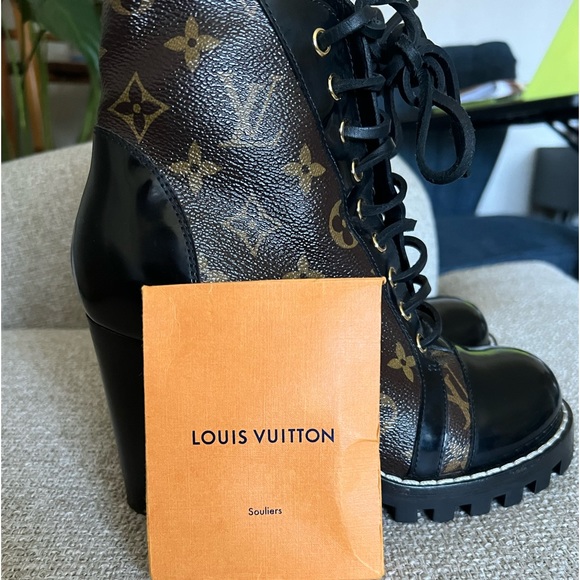 LOUIS VUITTON STAR TRAIL ANKLE BOOTS - Picture 2 of 9